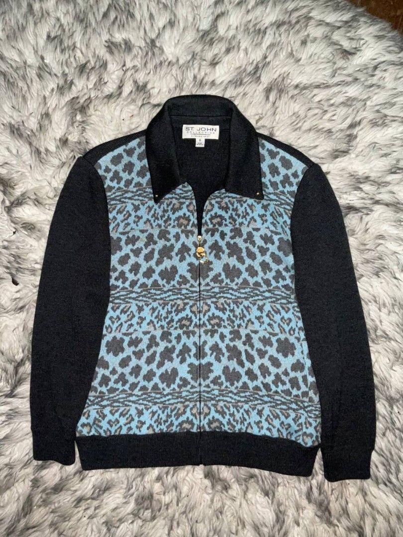 ST John by marie gray full zip knitted sweater (Category: Coats, Jackets and Outerwear) located in Manila. Submitted by geloreyes262956 (Listing ID 1386289991, Image 2). Description: St John by marie gray full zip sweater Price: 800 plus shipping •"Authentic" •Condition: 10/10 •Size: Small Measurements:📏 •L- 23 inches •W- 17 inches "Sure buyer only"⚠️ Mode of delivery:🚚 •J&T •Lalamove Meet up:🤝 ARANETA CUBAO "GATEWAY".