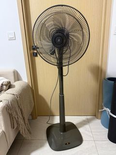 (Category: ) located in . Submitted by yyxxxxx (Listing ID 1386345860, Image 1). Description: .