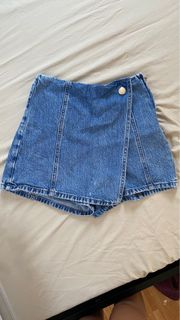 (Category: ) located in . Submitted by edengmari (Listing ID 1386247090, Image 1). Description: .