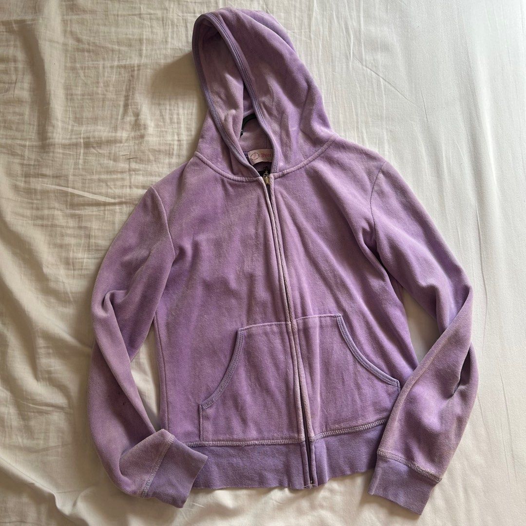 Suede Jacket Top (Category: Coats, Jackets and Outerwear) located in Quezon City. Submitted by usercdam (Listing ID 1386275080, Image 2). Description: Bought it from a shop, didnt get to use it Fits xs.