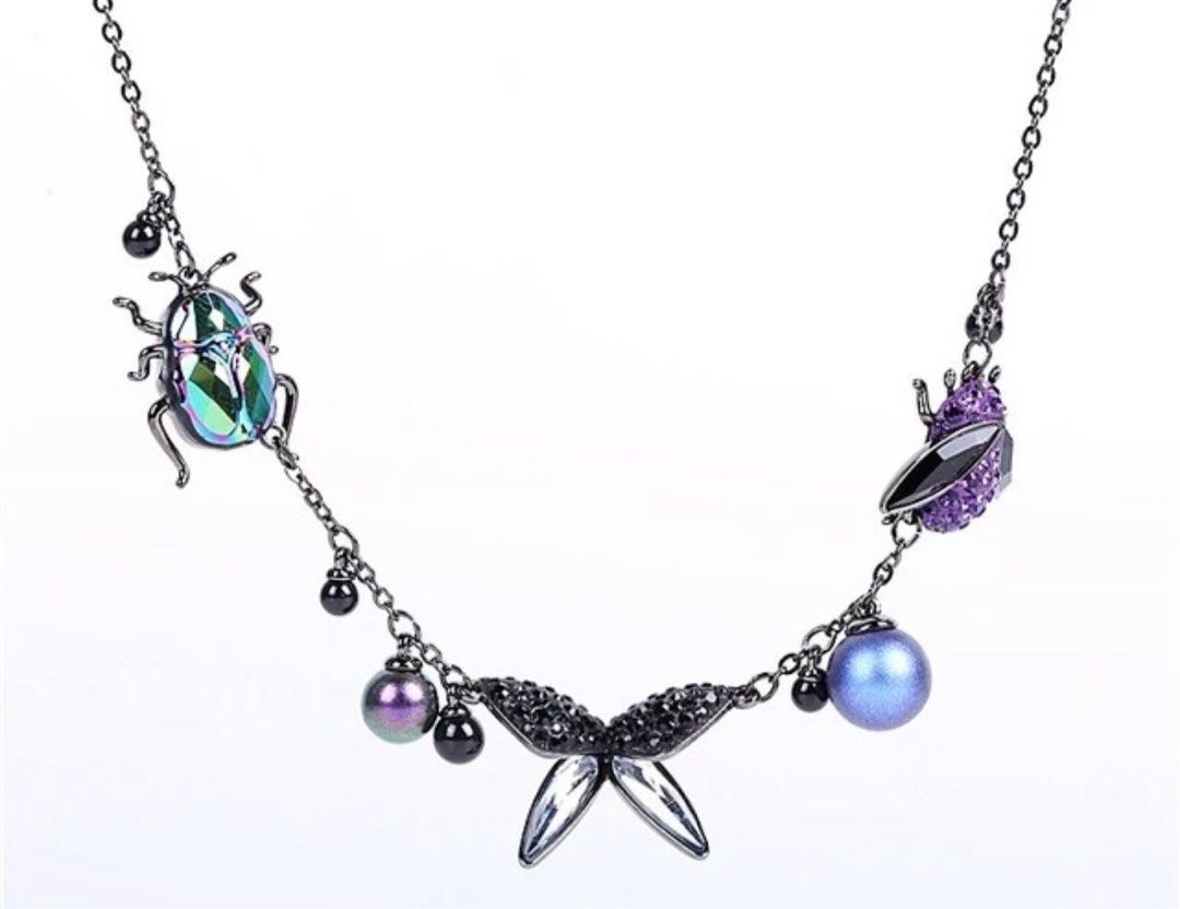 Swarovski bug and butterfly necklace, 女裝, 飾物及配件, 頸鍊