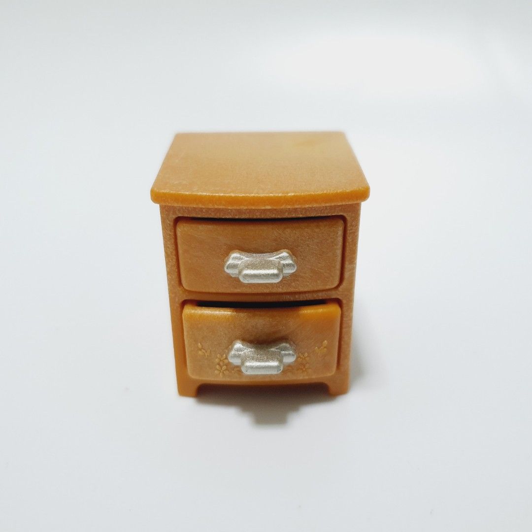 Sylvanian Families Bedside Drawer Miniature (Category: Figurines & Statues) located in Taytay. Submitted by kyo.mono (Listing ID 1386290681, Image 1). Description: 💟Follow us on IG: kyo.mono for faster replies TikTok: kyo.mono_ for videos and review Good as new Auth from Japan Actual photo posted.