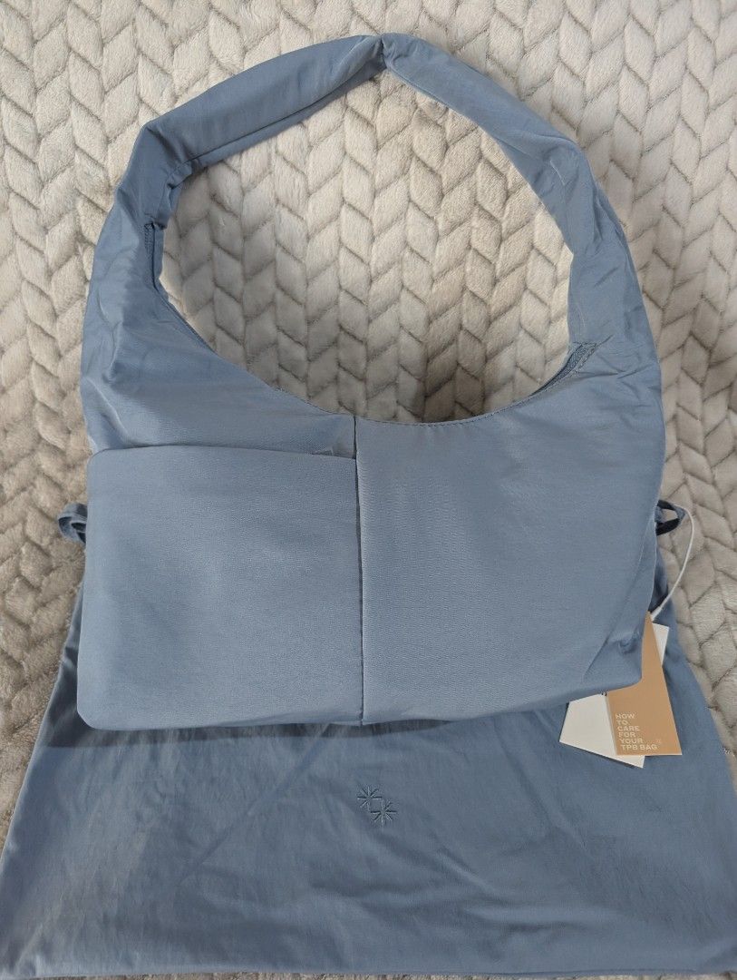 The Paper Bunny Mini Arc Frost (Category: Shoulder Bags) located in Manila. Submitted by cart_rd (Listing ID 1386296357, Image 2). Description: The Mini Arc is the perfect blend of style and functionality, ideal for festive parties, weekend get-togethers, and errands around town. The mini edition in our Arc series, this slouchy hobo-style bag is compact enough to carry in your hand, yet spacious enough to hold all your essentials – keeping you ef