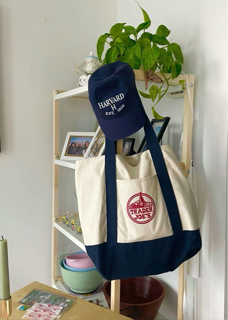 Trader joe’s tote bags (Category: Tote Bags) located in Caloocan City. Submitted by stash2 (Listing ID 1384138088, Image 1). Description: .