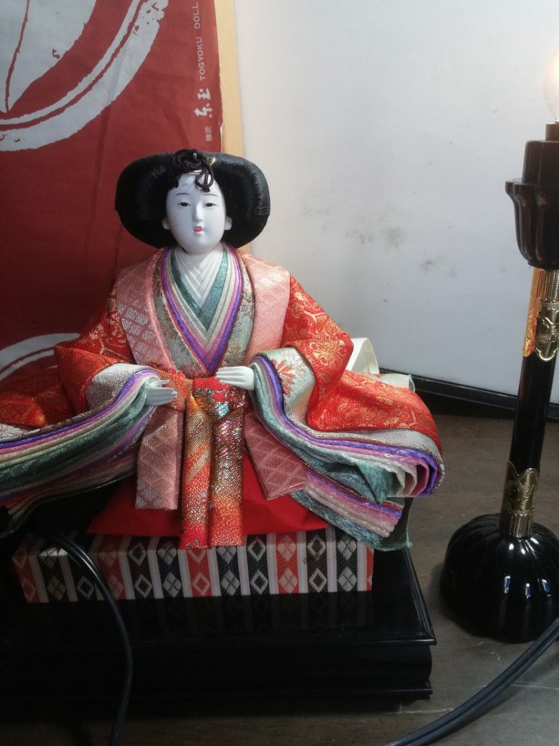 vtg hinamatsuri, hina dolls, w lights (Category: Vintage Collectibles) located in Paranaque City. Submitted by 4thestate.surplusan (Listing ID 1386396343, Image 3). Description: b new hina dolls set. emperor and empress, w 2 backgrd lights (altar bulb 220v).