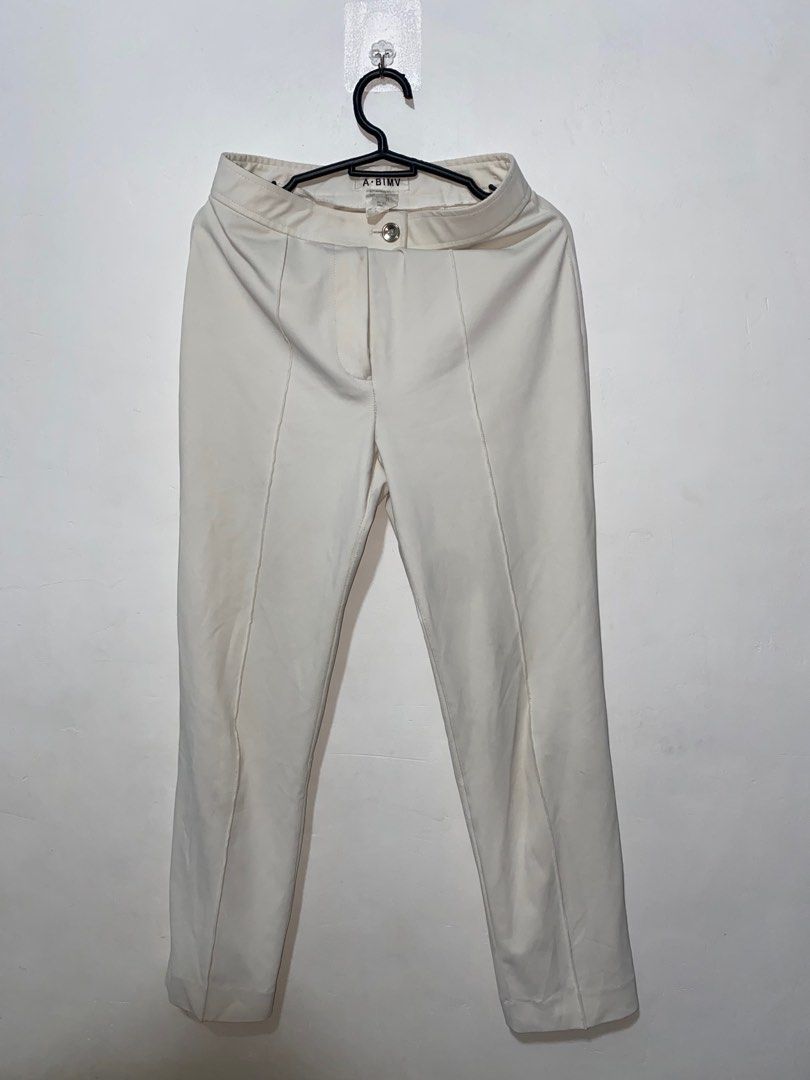 White Pants/Slacks (Category: Other Bottoms) located in Manila. Submitted by declutterwithbei (Listing ID 1386250883, Image 1). Description: ✨ Fits XS-S ✨ RFS: don’t need; decluttering.