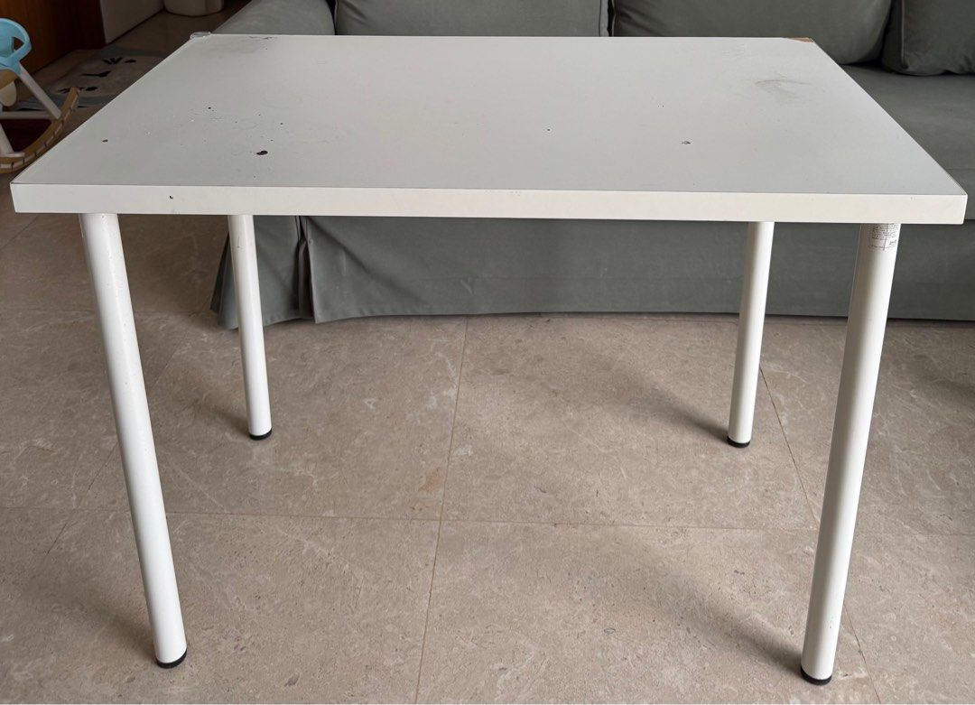 White Square Table (Category: Tables & Sets) located in Singapore. Submitted by samitrane (Listing ID 1386213964, Image 1). Description: Well used , minor scratches. Not for fussy buyer . Cm 100 * 60 * ht 70 .