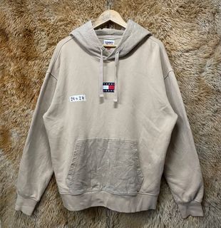 (Category: ) located in . Submitted by thriftingz143 (Listing ID 1386378673, Image 1). Description: .