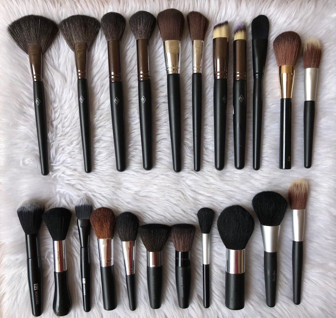 49pcs Make Up Brush Set (Category: Makeup) located in Quezon City. Submitted by beautynglamph (Listing ID 1386447174, Image 2). Description: Available 49pcs make up brush set💖 The ultimate makeup brush collection! ✨” Available ready to ship ‼️ Yes to sameday delivery 🛵 Location: Project 4 Cubao Qc 📍 (B).