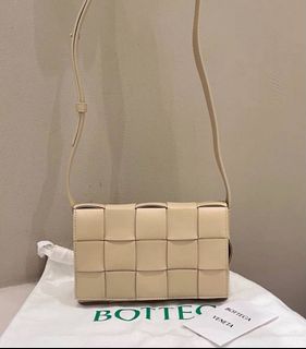 (Category: ) located in . Submitted by millenlavish_outlet (Listing ID 1386526702, Image 1). Description: .