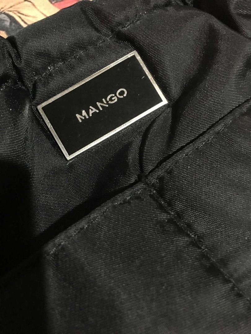 ✨ Preloved Mango Logo Cosmetic Pouch Large — Almost New! ✨ (Category: Luxury Bags & Wallets) located in Marikina City. Submitted by crocifixio (Listing ID 1386411025, Image 1). Description: ✨ Preloved MNG Logo Cosmetic Pouch — Almost New! ✨ 💼 Size: Big enough to fit your iPad and all your essentials 💎 Condition: Inner lining pristine — NO stains, NO tears, NO drama 🧵 Material: 100% polyester, super durable & easy to clean (just wipe!) 🎯 Featu