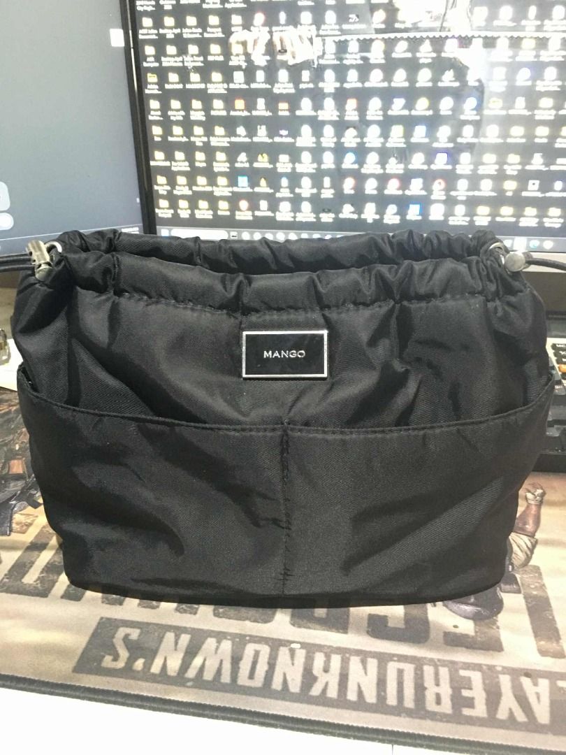 ✨ Preloved Mango Logo Cosmetic Pouch Large — Almost New! ✨ (Category: Luxury Bags & Wallets) located in Marikina City. Submitted by crocifixio (Listing ID 1386411025, Image 2). Description: ✨ Preloved MNG Logo Cosmetic Pouch — Almost New! ✨ 💼 Size: Big enough to fit your iPad and all your essentials 💎 Condition: Inner lining pristine — NO stains, NO tears, NO drama 🧵 Material: 100% polyester, super durable & easy to clean (just wipe!) 🎯 Featu