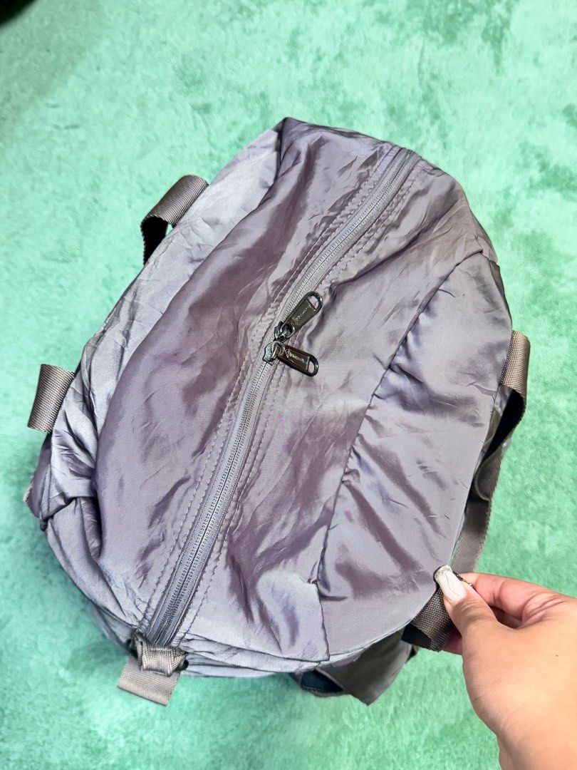 Adidas Two way travel bag (Category: Luxury Bags & Wallets) located in Taytay. Submitted by paulinesrlonlineshop17 (Listing ID 1386523062, Image 2). Description: No issue Two way travel bag Loc: taytay rizal.