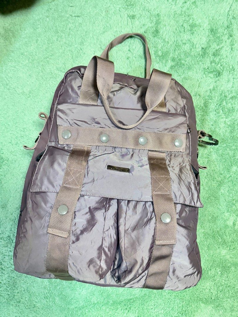 Adidas Two way travel bag (Category: Luxury Bags & Wallets) located in Taytay. Submitted by paulinesrlonlineshop17 (Listing ID 1386523062, Image 1). Description: No issue Two way travel bag Loc: taytay rizal.