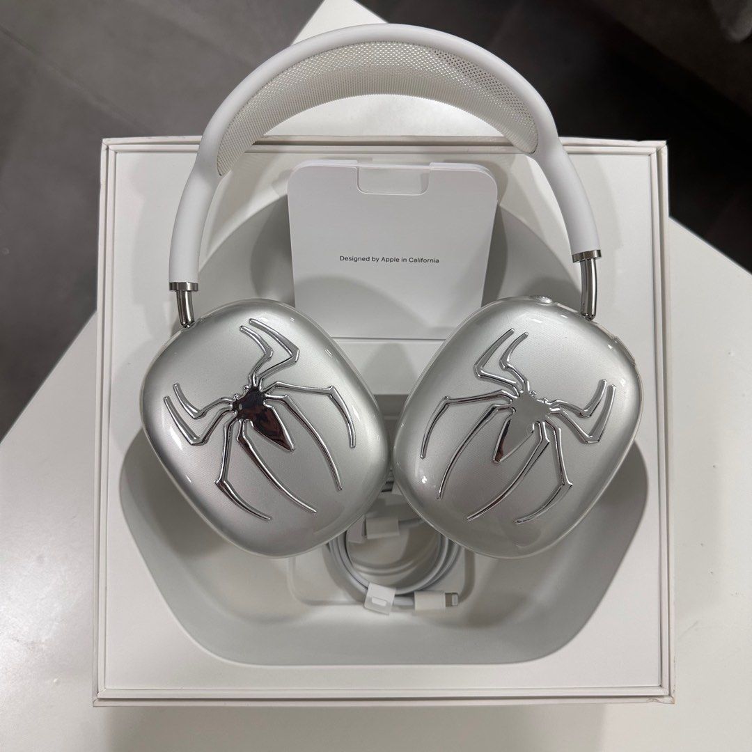 Airpods Max (Lightning) (Category: Headphones & Headsets) located in Calamba. Submitted by alyssuhks (Listing ID 1386561125, Image 1). Description: Used twice only Bought from Powermac Festival Mall With Box, original Lightning Cord & Case RFS: Nakatambak lang since i use the airpods pro more.