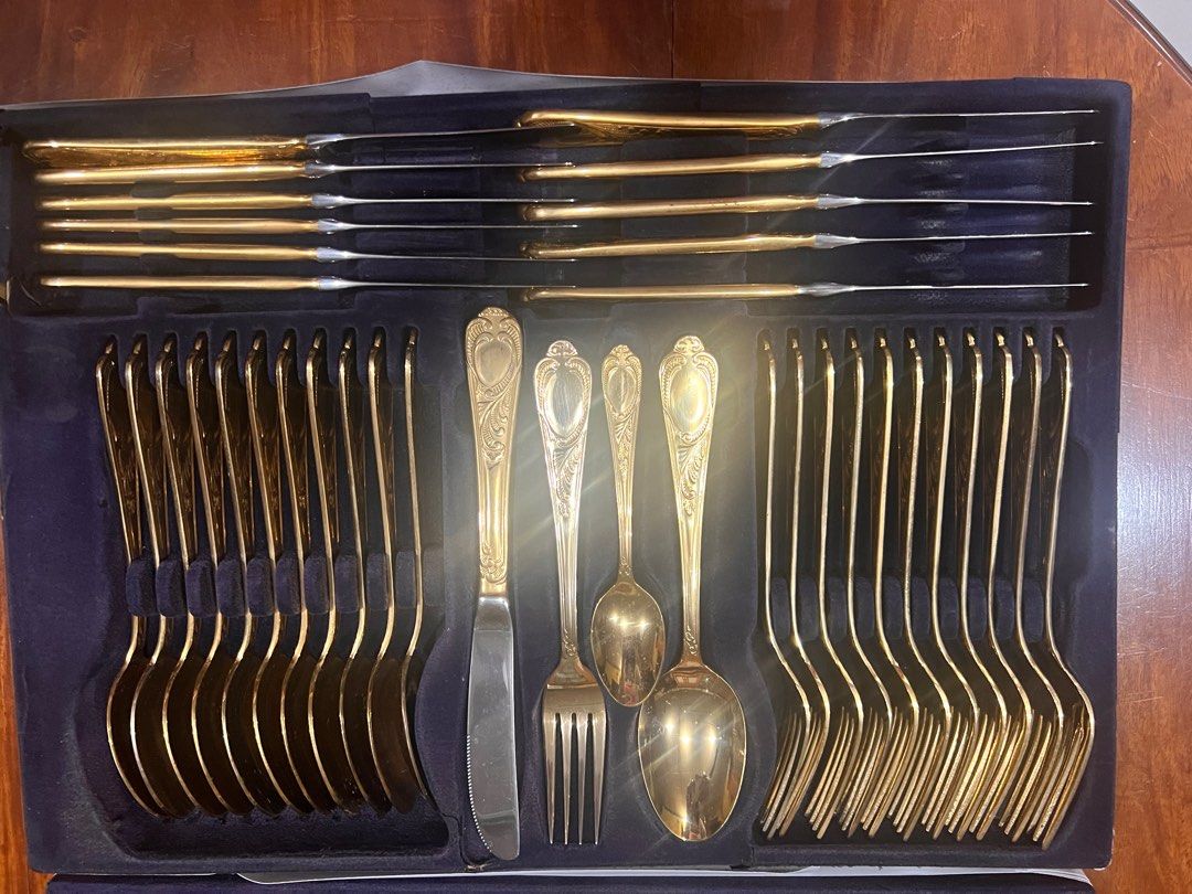 AUTHENTIC 72pcs SOLINGEN 23-24k gold cutlery set (Category: Dinnerware & Cutlery) located in Caloocan City. Submitted by orlyspreloved (Listing ID 1386510393, Image 2). Description: Kept it on display never been used.