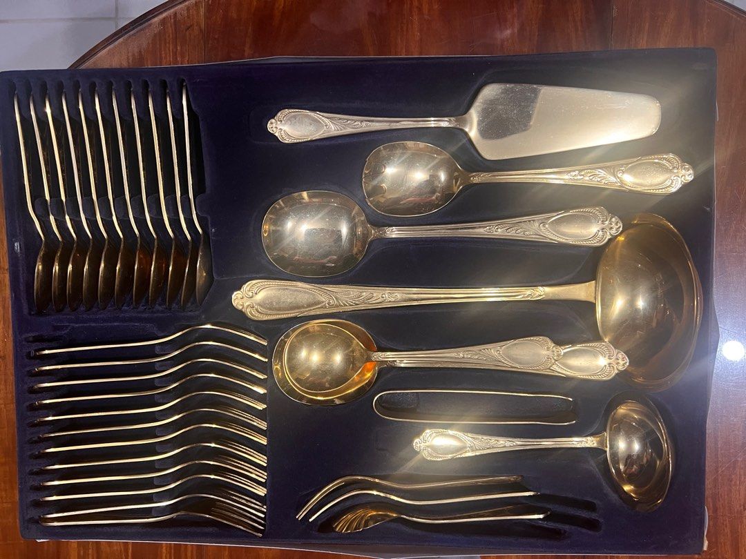 AUTHENTIC 72pcs SOLINGEN 23-24k gold cutlery set (Category: Dinnerware & Cutlery) located in Caloocan City. Submitted by orlyspreloved (Listing ID 1386510393, Image 3). Description: Kept it on display never been used.