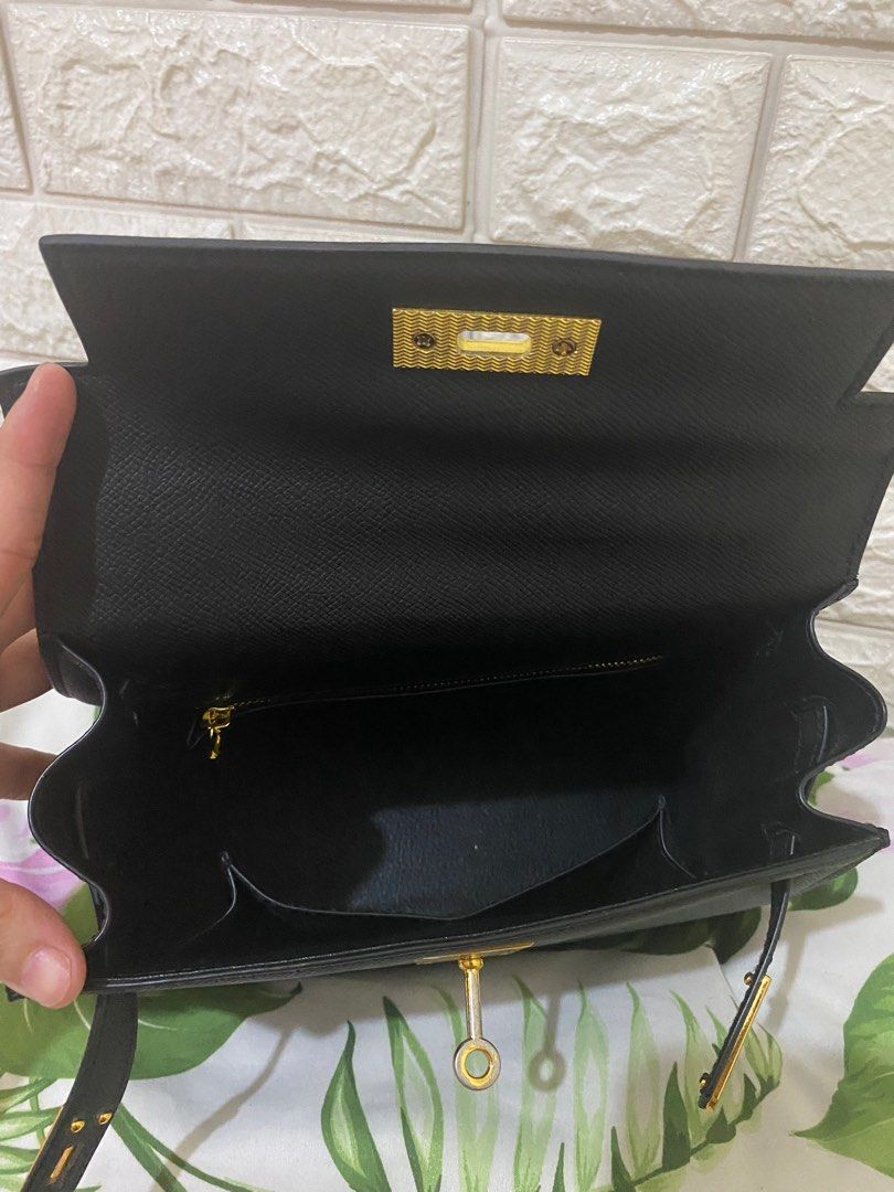 Bangkok Black Leather Bag (Category: Shoulder Bags) located in Manila. Submitted by beatthetrend (Listing ID 1386411303, Image 2). Description: Pre-loved bag bought in Bangkok Thailand Used twice only, super nice and good quality of the leather.