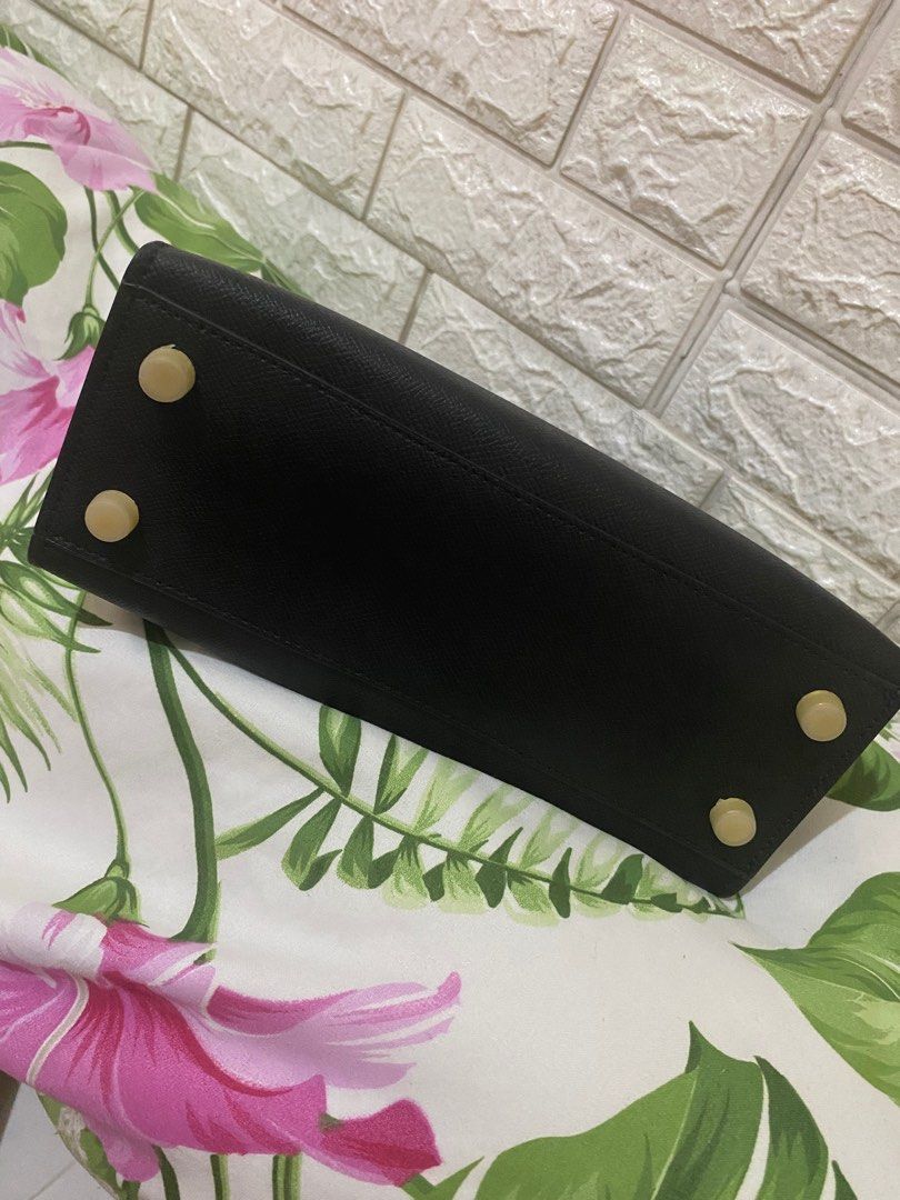 Bangkok Black Leather Bag (Category: Shoulder Bags) located in Manila. Submitted by beatthetrend (Listing ID 1386411303, Image 3). Description: Pre-loved bag bought in Bangkok Thailand Used twice only, super nice and good quality of the leather.