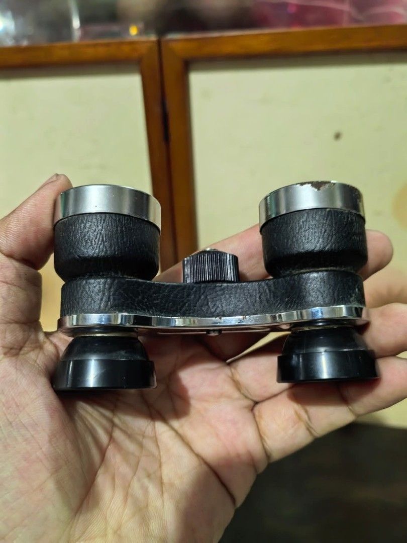 Binoculars (Category: Hiking & Camping) located in Cebu City. Submitted by dudes_villanueva (Listing ID 1386409121, Image 3). Description: Binoculars 📌Opera Glass 2.5x30 📌Estimate distance is 200 meters Condition: Not too clear. This is old with few rust on some parts. Good for Collection display or observation with 1 eye..