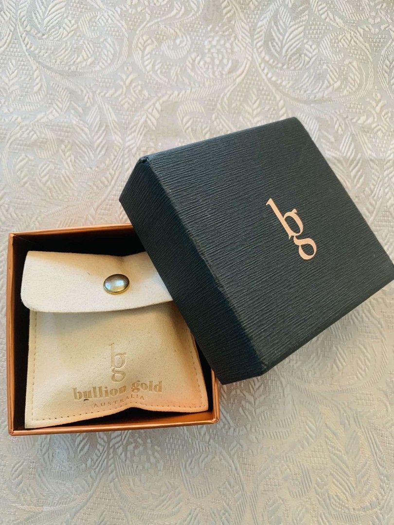 Bullion Gold (Category: Earrings) located in Las Pinas. Submitted by apples_here (Listing ID 1386450256, Image 2). Description: Gold bullion Gold plated Used (1 or 2x) only Medium size Bought from Australia Decluttering.