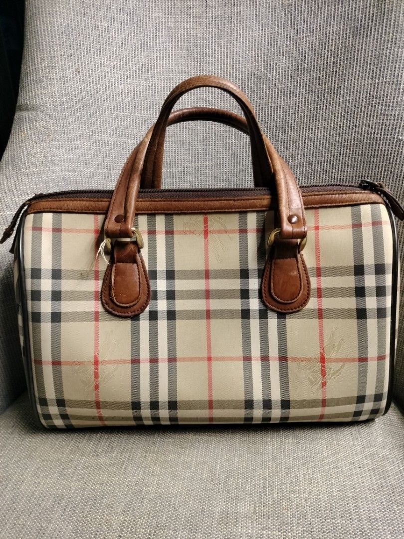 Burberrys Vintage Boston HandBag (Category: Luxury Bags & Wallets) located in Mabalacat. Submitted by chiccharmbymitch (Listing ID 1386460344, Image 2). Description: Project bag but still usable Perfect pangharabas.