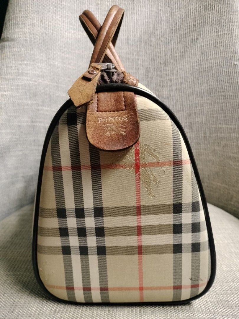Burberrys Vintage Boston HandBag (Category: Luxury Bags & Wallets) located in Mabalacat. Submitted by chiccharmbymitch (Listing ID 1386460344, Image 3). Description: Project bag but still usable Perfect pangharabas.