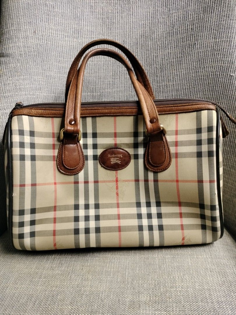 Burberrys Vintage Boston HandBag (Category: Luxury Bags & Wallets) located in Mabalacat. Submitted by chiccharmbymitch (Listing ID 1386460344, Image 1). Description: Project bag but still usable Perfect pangharabas.
