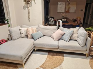 (Category: ) located in . Submitted by svlzstar (Listing ID 1386578422, Image 1). Description: .