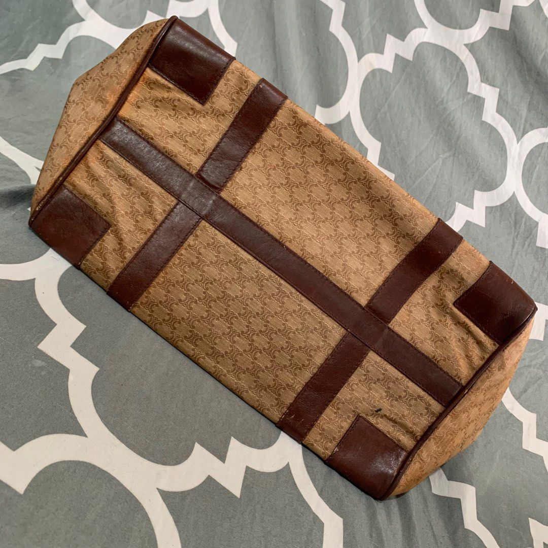 Celine Bag (Category: Luxury Bags & Wallets) located in Davao. Submitted by diorxx (Listing ID 1386492841, Image 3). Description: Celine Bag Maganda Japan box galing.