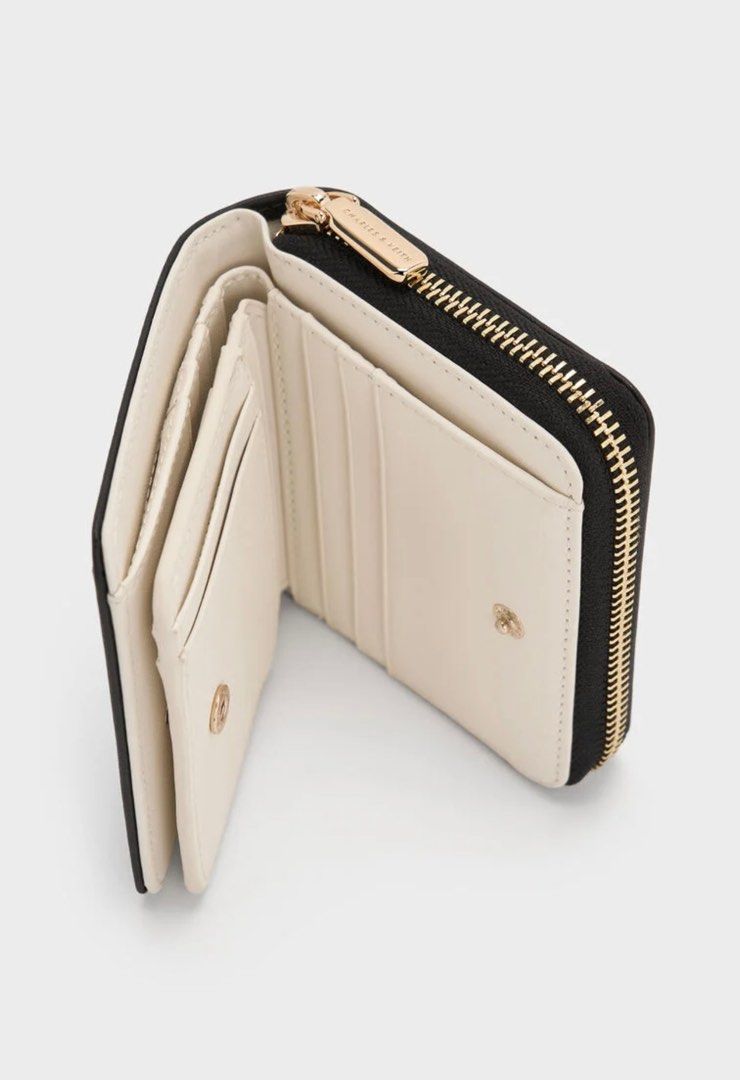Charles and Keith Finley Zip-Around Small Wallet - Black (Category: Wallets & Card holders) located in Angeles City. Submitted by clothesbyk (Listing ID 1386506813, Image 3). Description: No box!! Pero condition is likely new. Super nice in actual.
