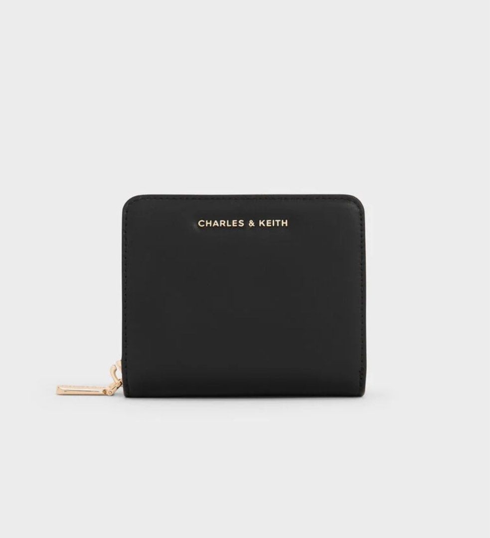 Charles and Keith Finley Zip-Around Small Wallet - Black (Category: Wallets & Card holders) located in Angeles City. Submitted by clothesbyk (Listing ID 1386506813, Image 1). Description: No box!! Pero condition is likely new. Super nice in actual.
