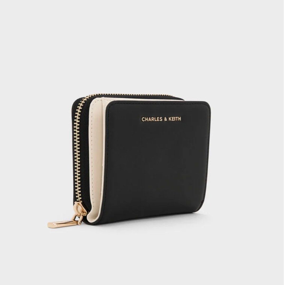 Charles and Keith Finley Zip-Around Small Wallet - Black (Category: Wallets & Card holders) located in Angeles City. Submitted by clothesbyk (Listing ID 1386506813, Image 2). Description: No box!! Pero condition is likely new. Super nice in actual.