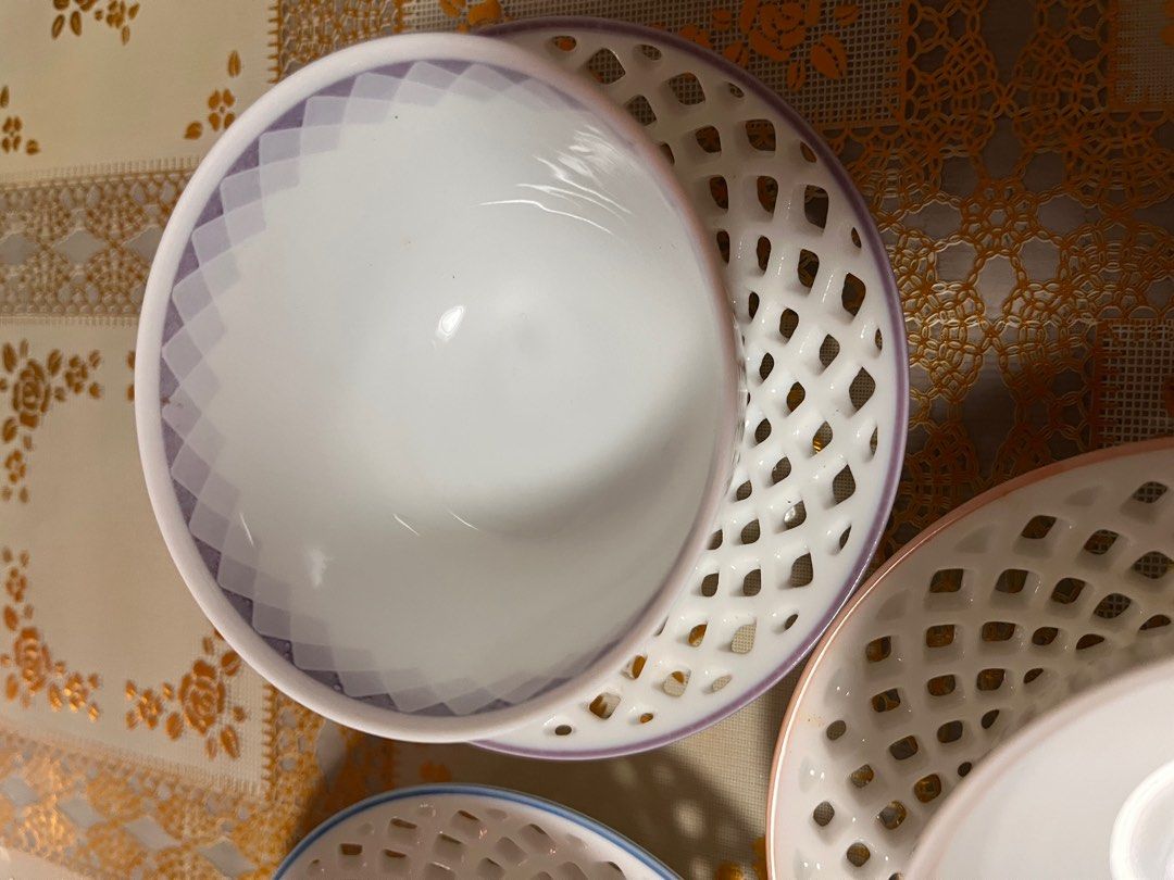 Chataku Ceramic White Cups and Saucers - 5 sets (Category: Coffee & Tea Tableware) located in Malabon City. Submitted by twinklevir (Listing ID 1386416798, Image 2). Description: Brand new Chataku Ceramic Cups and Saucers - 5 sets With 5 different lining colors Porcelain See last picture for price reference.