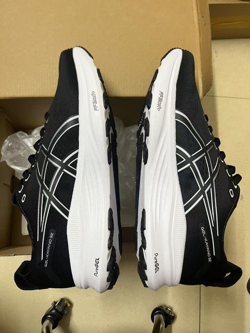 🥇Clearance price EU44 Asics Gel-Kayano 32 Wide Black / White Running shoes (Category: Sneakers) located in Singapore. Submitted by mia12138 (Listing ID 1386515104, Image 1). Description: .