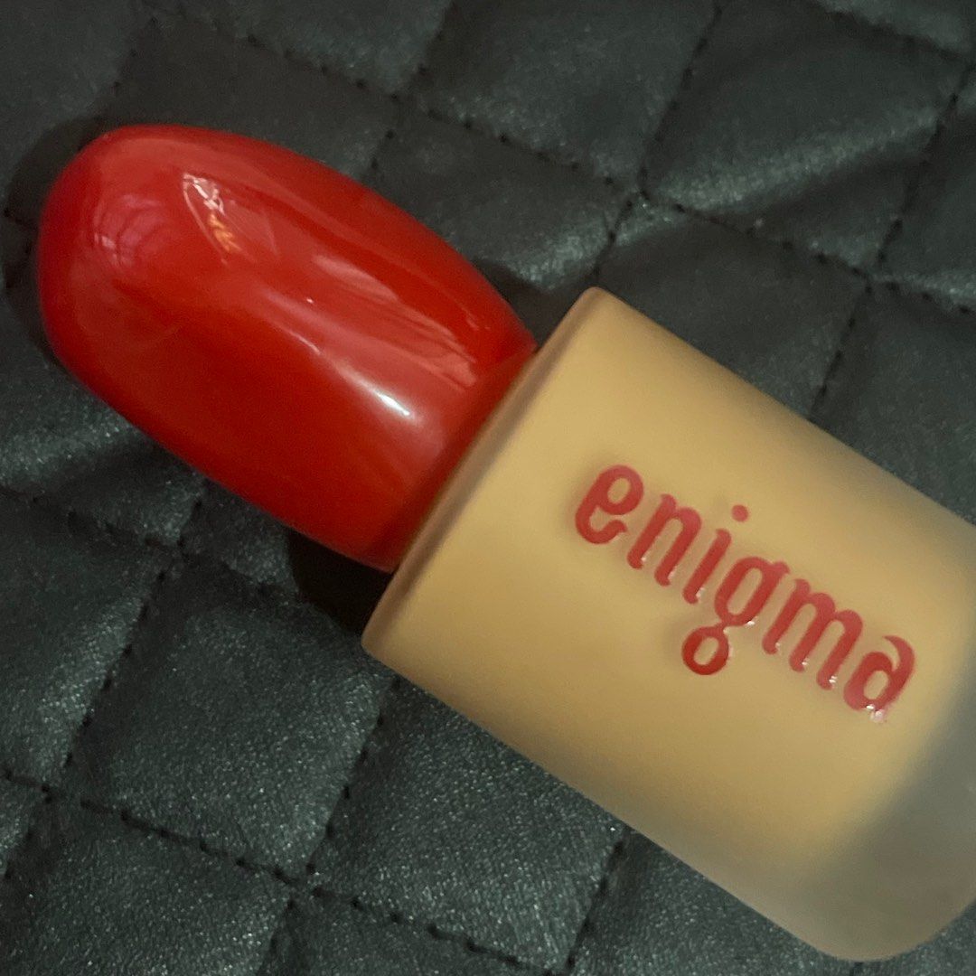 enigma in shade mw19 honey (Category: Makeup) located in Manila. Submitted by moonforjk (Listing ID 1386505374, Image 1). Description: - medium warm golden undergone - used only two pumps to swatch/wear test — rfs: the shade not a match for me! huhu will buy another shade! - no more box since i discarded it na - dm for more questions!.