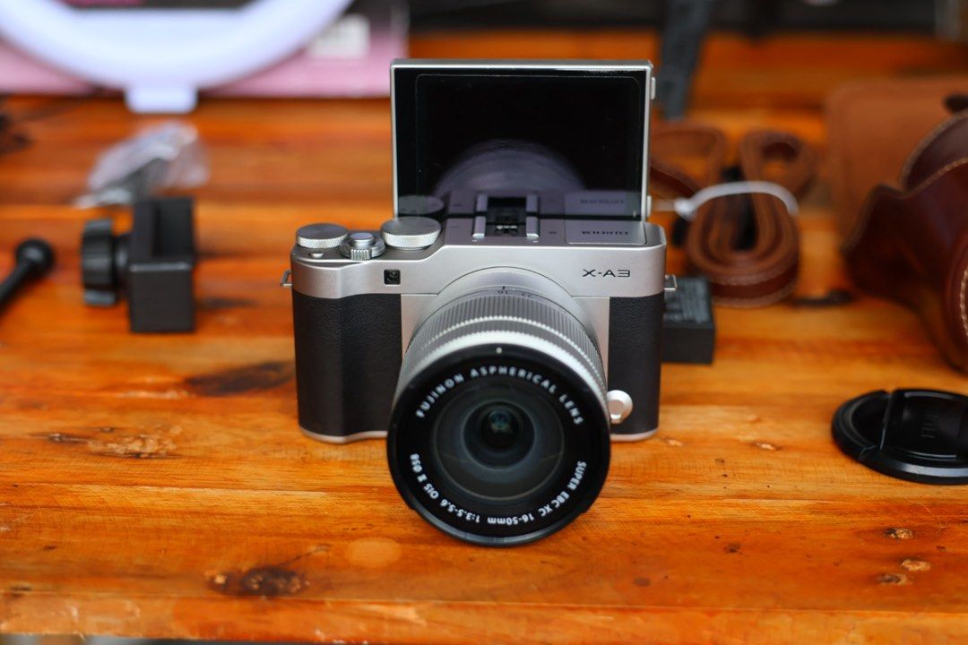 Fujifilm X-A3 Mirrorless Vlogging (Category: Cameras) located in Manila. Submitted by lenascamera (Listing ID 1386406045, Image 1). Description: NOTE: Sa dami po ng message na natatangap ko, naka hold napo ang Mga message hindi napo ako makapag reply pero na babasa ko kaya hanggat maari mag direct na kayo sa page ko sa facebook Lenas camera para nakareply ako agad salamat. Fujifilm X-A3 Mirrorless Vlogging Camera ₱17,000 – Black Key Features: Nak