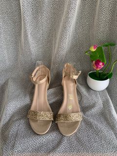 (Category: ) located in . Submitted by vnc.fashion.shop (Listing ID 1386404439, Image 1). Description: .