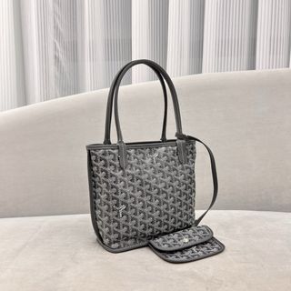(Category: ) located in . Submitted by diva_closet (Listing ID 1386588565, Image 1). Description: .