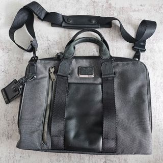 (Category: ) located in . Submitted by nomads-closet (Listing ID 1386411130, Image 1). Description: .