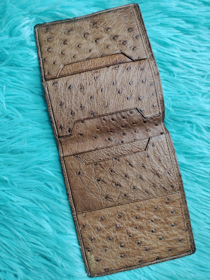 Gucci (Category: Luxury Bags & Wallets) located in Buenavista. Submitted by yasi11 (Listing ID 1386538880, Image 3). Description: .