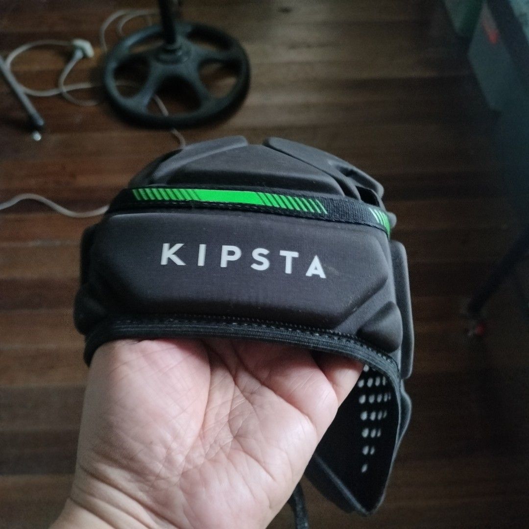 Headgear Head protector Helmet (Category: Braces, Support & Protection) located in Pasig City. Submitted by hapibibiness (Listing ID 1386505995, Image 3). Description: Bought used for awhile for high risk activity that need head protection Breathable and adjustible Kipsta Original Authentic RFS decluttering.