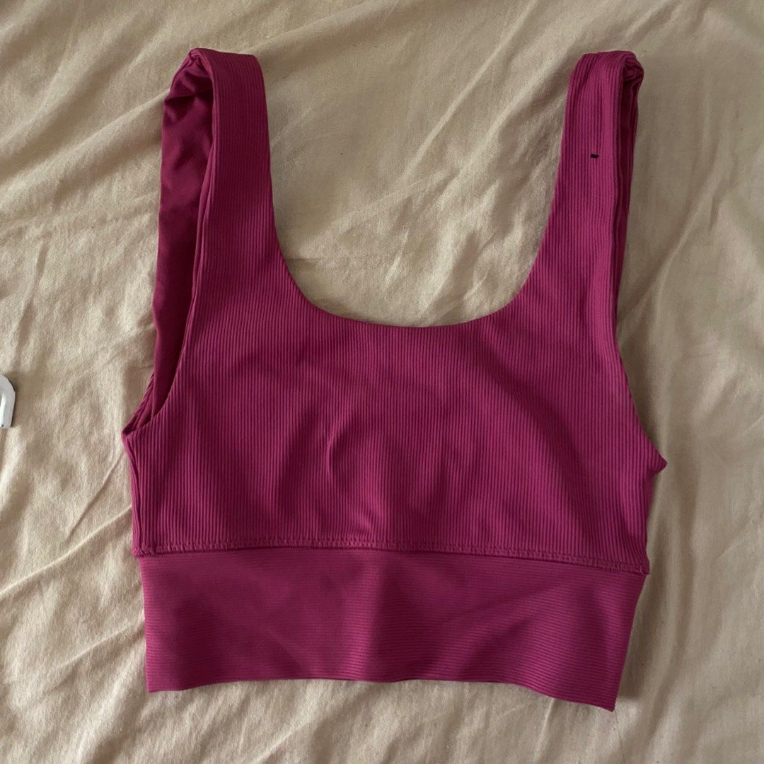 high impact sports bra (Category: Activewear) located in Quezon City. Submitted by dygthevision (Listing ID 1386492614, Image 2). Description: fits xxs to xs.
