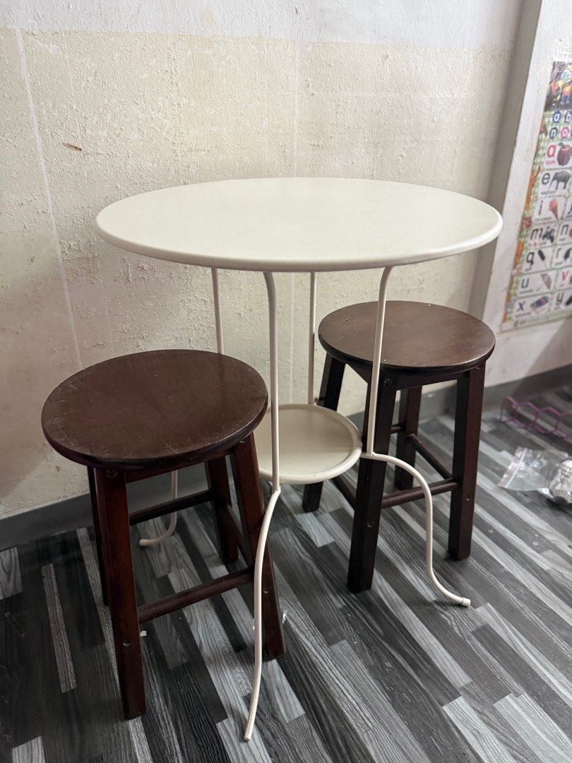 ikea table (Category: Chairs) located in Shah Alam. Submitted by puttery (Listing ID 1386498549, Image 1). Description: whatsp serius buyer 0106530404.