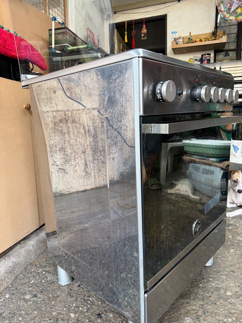 La Germania Cooking Gas Range (Category: Cookers) located in Makati City. Submitted by mayangqoh05 (Listing ID 1386474290, Image 2). Description: Pre-loved La Germania Gas Cooking Range Used but not abused 😊 Description: Aluminum Gas Burners including Lateral 3,8kW Triple Ring Burner 1 Lateral Electric Hotplate Gas Oven with Electric Grill Stainless Steel Single Piece Worktop Large Section Enamel Trivet Minute Minder (timer) Large Metal Finish K