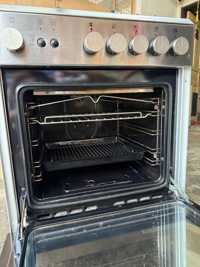 La Germania Cooking Gas Range (Category: Cookers) located in Makati City. Submitted by mayangqoh05 (Listing ID 1386474290, Image 3). Description: Pre-loved La Germania Gas Cooking Range Used but not abused 😊 Description: Aluminum Gas Burners including Lateral 3,8kW Triple Ring Burner 1 Lateral Electric Hotplate Gas Oven with Electric Grill Stainless Steel Single Piece Worktop Large Section Enamel Trivet Minute Minder (timer) Large Metal Finish K