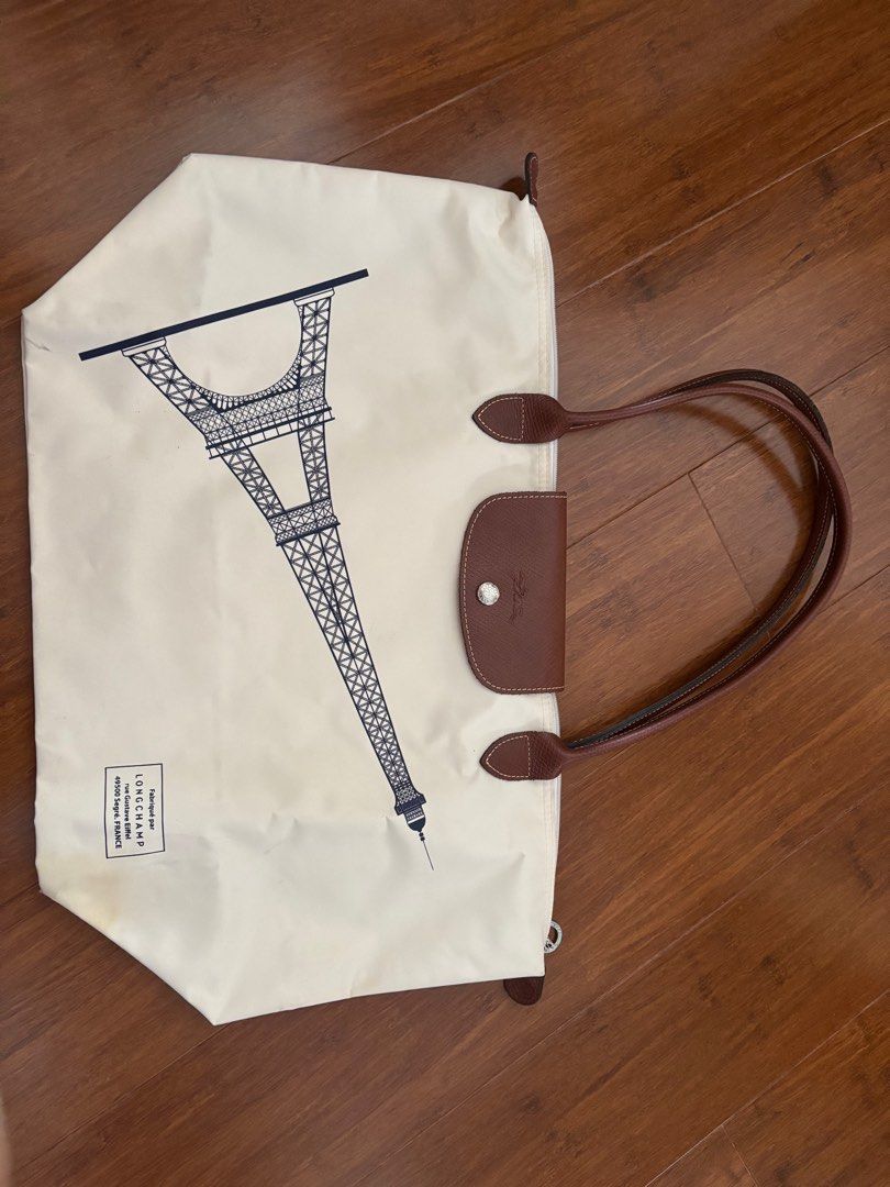 Longchamp Eiffel Tower (Category: Tote Bags) located in Makati City. Submitted by sharingtree (Listing ID 1386496641, Image 1). Description: .