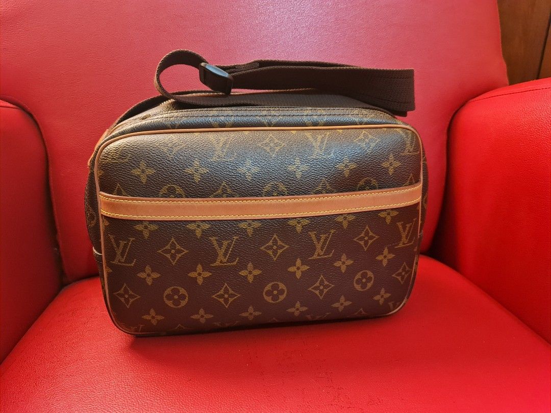 LV Reporter (Category: Luxury Bags & Wallets) located in Quezon City. Submitted by braveeagle.7a95 (Listing ID 1386420761, Image 2). Description: Reporter Bag clean inside and out Japan source.