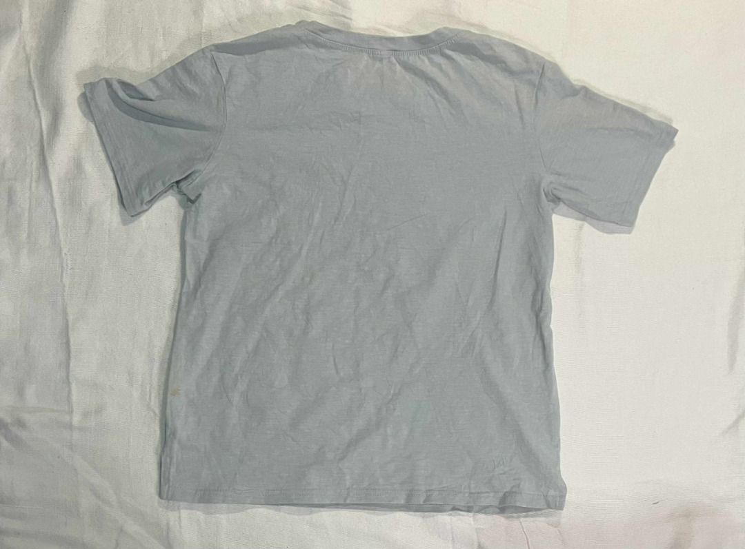 Medium | Light Blue Tee with Graphic (WITH FLAWS) (Category: Shirts) located in Manila. Submitted by withmach (Listing ID 1386550829, Image 2). Description: ⋆𐙚₊ SELLING PRE-LOVED TOPS ₊𐙚⋆ ୨ৎ PAYO ୨ৎ Price: 20 PHP ୨ৎ MOP: Gcash only ୨ৎ Delivery: Lalamove, Grab, Joyride, Angkas, & J&T (BUYER PAYS SF) ୨ৎ Details are posted on the photo !! ⸜(｡˃ ᵕ ˂ )⸝♡.