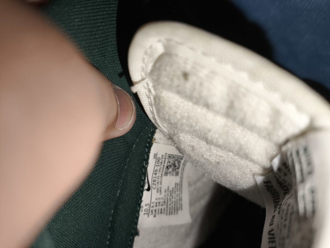 Nike Dunks Highcut (Category: Sneakers) located in Quezon City. Submitted by allstopshop (Listing ID 1386549592, Image 3). Description: Nike Dunks Highcut Condition:7/10 US 10.5 Mens.